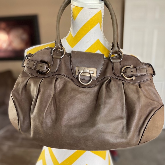 Salvatore Ferragamo olive green leather handbag - Picture 1 of 10